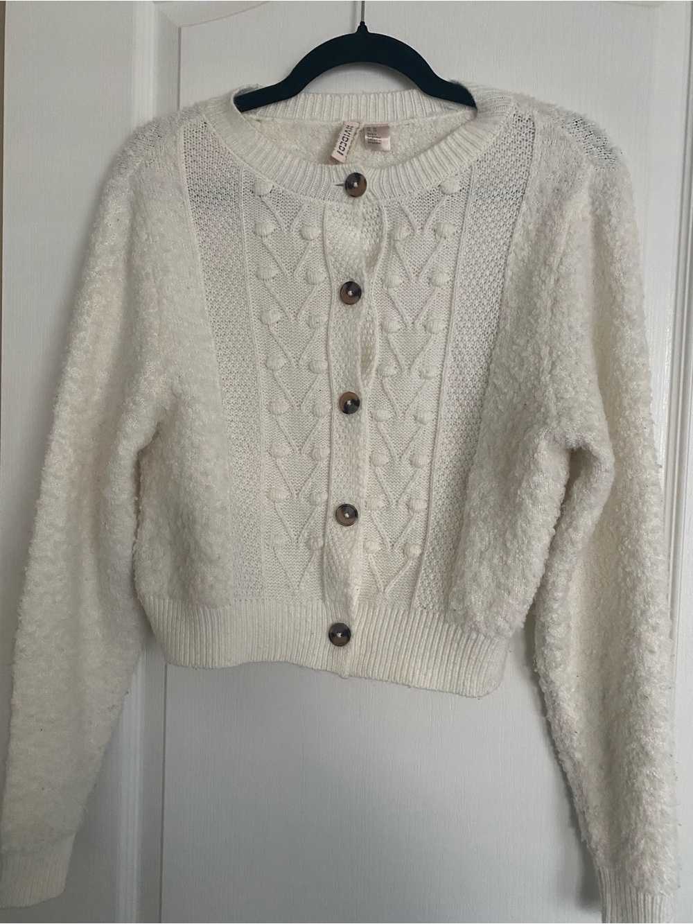 H&M DIVIDED Cream Cozy Cable Knit Cropped Cardigan